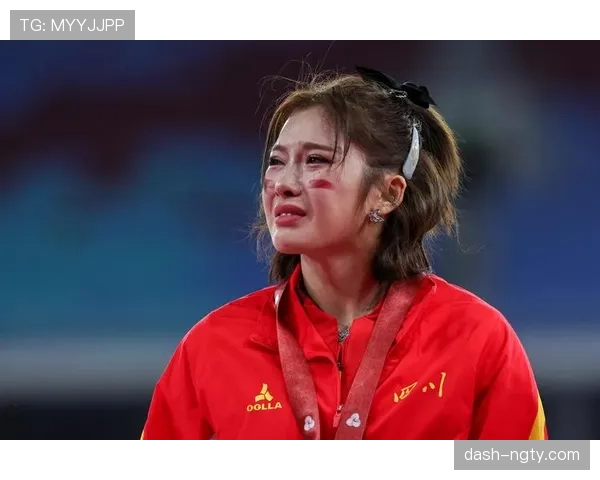 吴艳妮赛后那套造型，感觉她家化妆间比你年终奖还体面